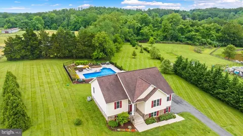 7025 Sycamore Springs Dr, Warrenton, VA 20187