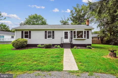 12039 Center St, Remington, VA 22734