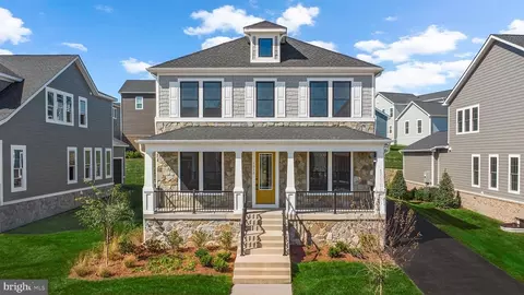 1012 Captain Richards Ct, Marshall, VA