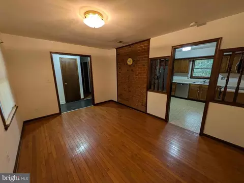 9511 Rogues Rd, Midland, VA 22728 photo 6