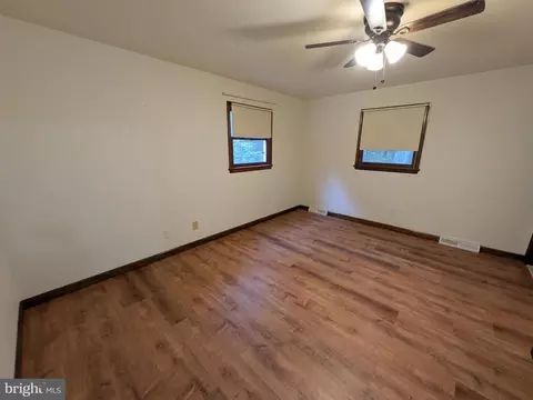 9511 Rogues Rd, Midland, VA 22728 photo 13