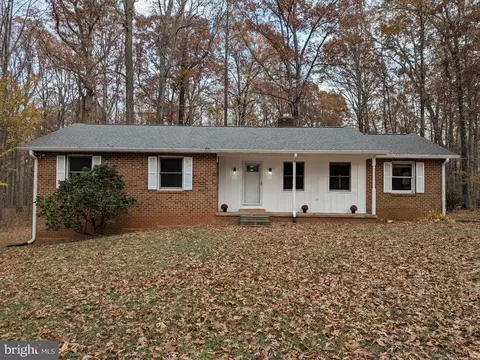 9511 Rogues Rd, Midland, VA 22728
