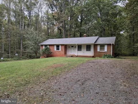9511 Rogues Rd, Midland, VA 22728 photo 2