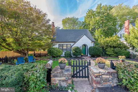 222 Locust St, Warrenton, VA 20186