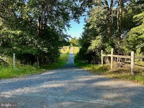 Willow Hill, Delaplane, VA photo 2