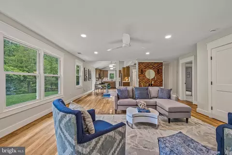 5861 Vine Ln, Linden, VA 22642