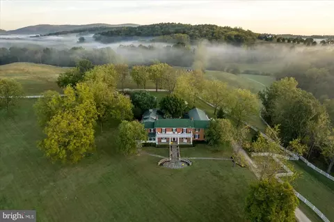1787 Light Horse Ln, Delaplane, VA 20144