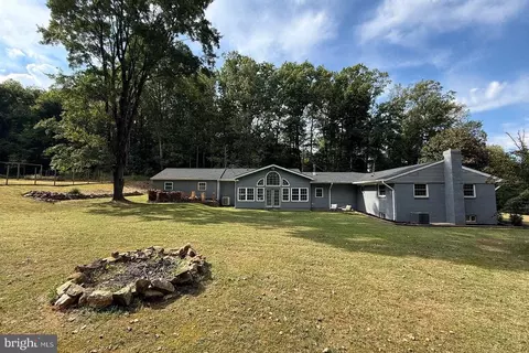 5233 Lee Hwy, Warrenton, VA 20187