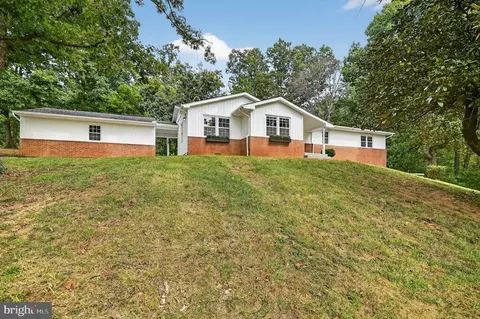 5084 Fairview Ln, Broad Run, VA 20137