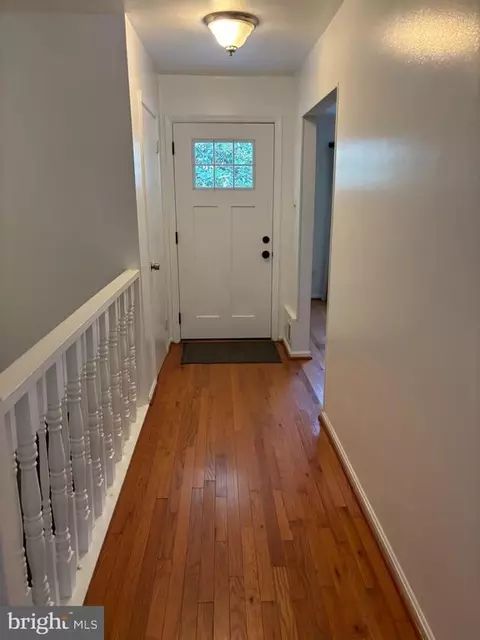 5084 Fairview Ln, Broad Run, VA 20137 photo 6