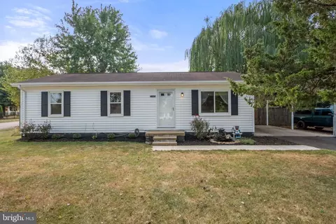 12445 Lucky Hill Rd, Remington, VA 22734