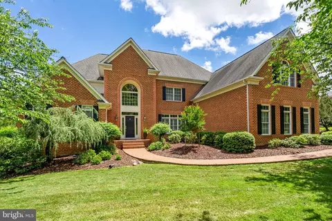 7887 Wellington Dr, Warrenton, VA 20186