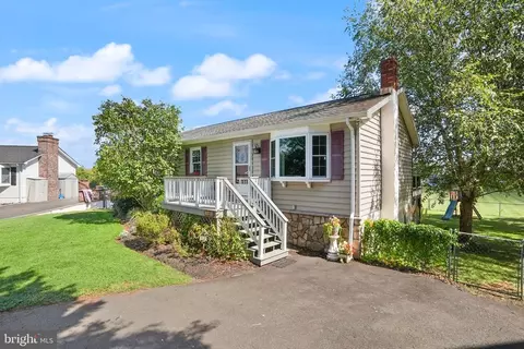 6713 Huntland Dr, Bealeton, VA 22712