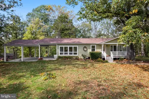 7127 Wilson Rd, Marshall, VA 20115