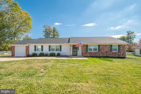 7131 Northampton St, Warrenton, VA 20187