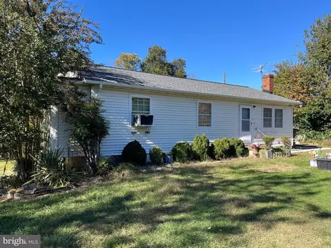 3584 Ensors Shop Rd, Midland, VA 22728