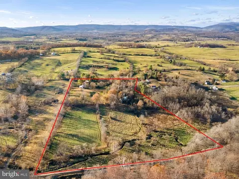 3383 Lost Corner Rd, Delaplane, VA