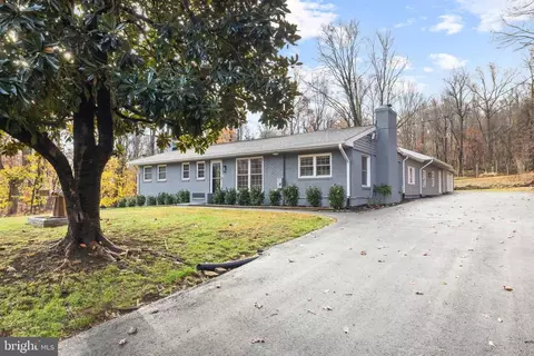 5233 Lee Hwy, Warrenton, VA 20187