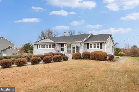 565 Solgrove Rd, Warrenton, VA 20186