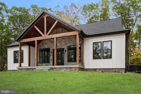 5355 Hillside Dr, Warrenton, VA 20187