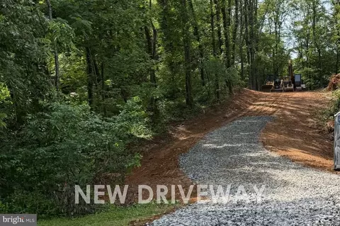 8186 Meetze, Warrenton, VA 20187