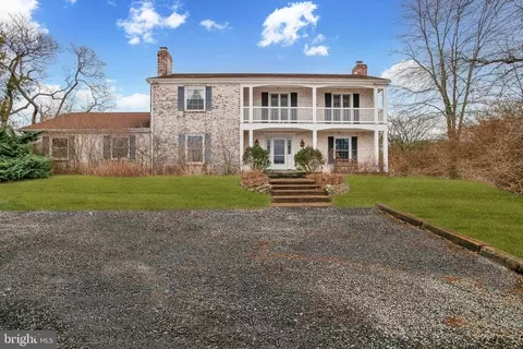 9033 Old Waterloo Rd, Warrenton, VA 20186