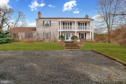 9033 Old Waterloo Rd, Warrenton, VA 20186