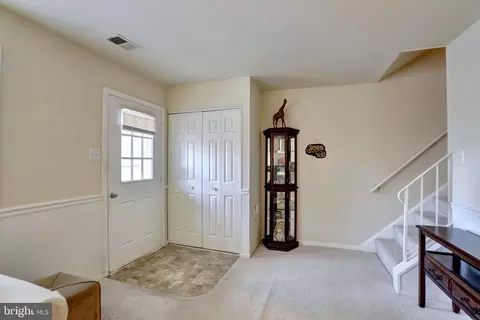 4519 Appledale Ct, Marshall, VA 20115 photo 2