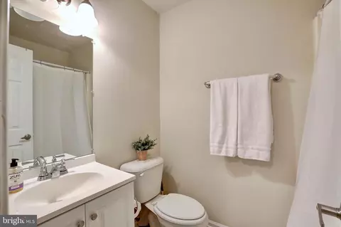 4519 Appledale Ct, Marshall, VA 20115 photo 18