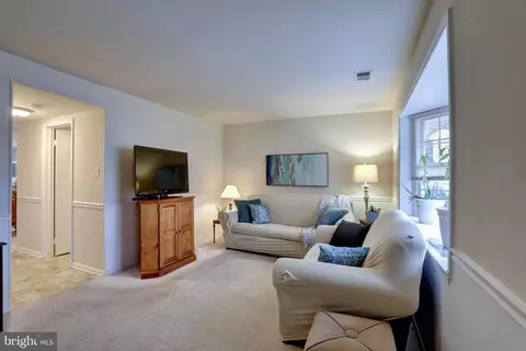 4519 Appledale Ct, Marshall, VA 20115 photo 4