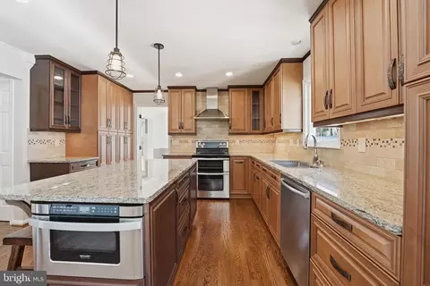 468 Devon Dr, Warrenton, VA 20186 photo 3