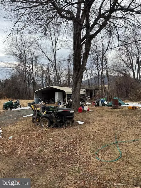 Leeds Manor Road, Marshall, VA