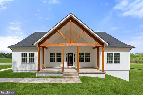 5341 Hillside Dr, Warrenton, VA 20187