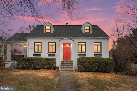 245 Jefferson St, Warrenton, VA 20186