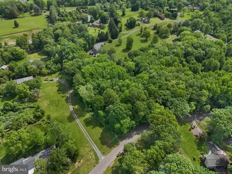 Albrecht Ln, Warrenton, VA 20187