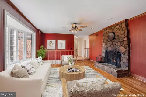 5142 Fairview Ln, Broad Run, VA 20137 photo 3