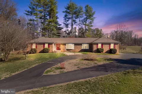 5142 Fairview Ln, Broad Run, VA 20137 photo 2