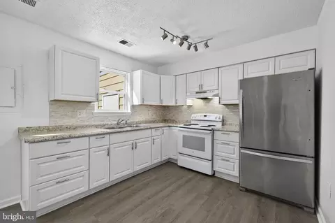 4530 Appledale Ct, Marshall, VA 20115 photo 7