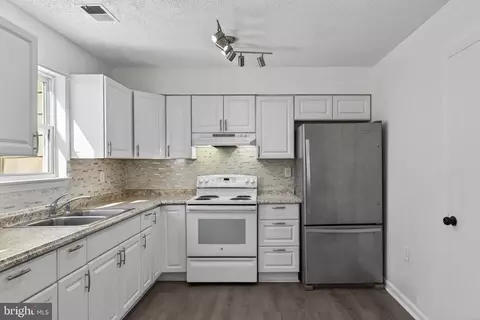 4530 Appledale Ct, Marshall, VA 20115 photo 12