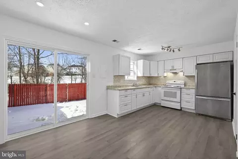 4530 Appledale Ct, Marshall, VA 20115 photo 9
