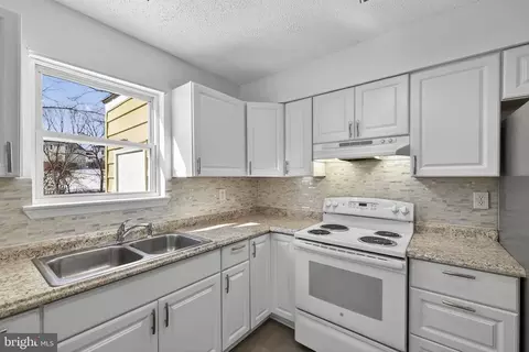4530 Appledale Ct, Marshall, VA 20115 photo 13