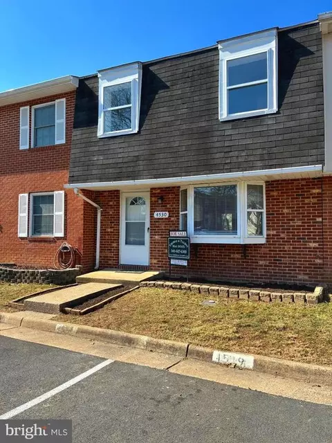 4530 Appledale Ct, Marshall, VA 20115 photo 2