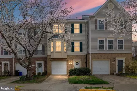 511 Highland Towne Ln, Warrenton, VA 20186