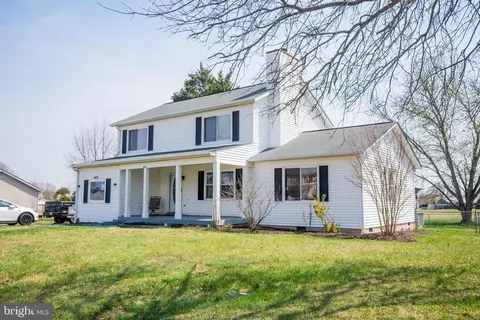 6867 Maplewood Dr, Bealeton, VA 22712
