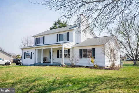6867 Maplewood Dr, Bealeton, VA 22712