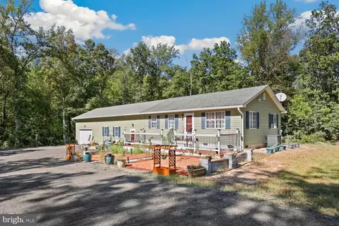 9463 Rogues Rd, Midland, VA 22728