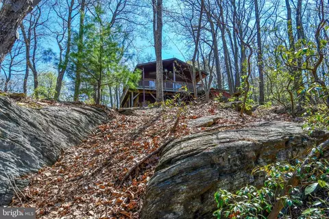 4562 Quail Run Dr, Marshall, VA 20115