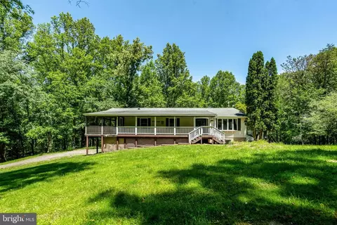 4645 Morgans Bluff Dr, Marshall, VA 20115
