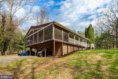 4645 Morgans Bluff Dr, Marshall, VA 20115 photo 2