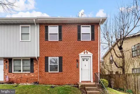 8611 Harrison Ct, Marshall, VA 20115